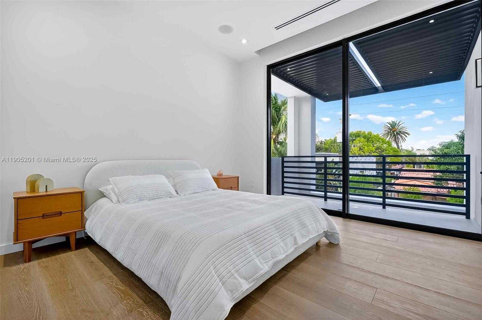 Small Image of 1021 WEST 46TH ST, Miami Beach Number 32