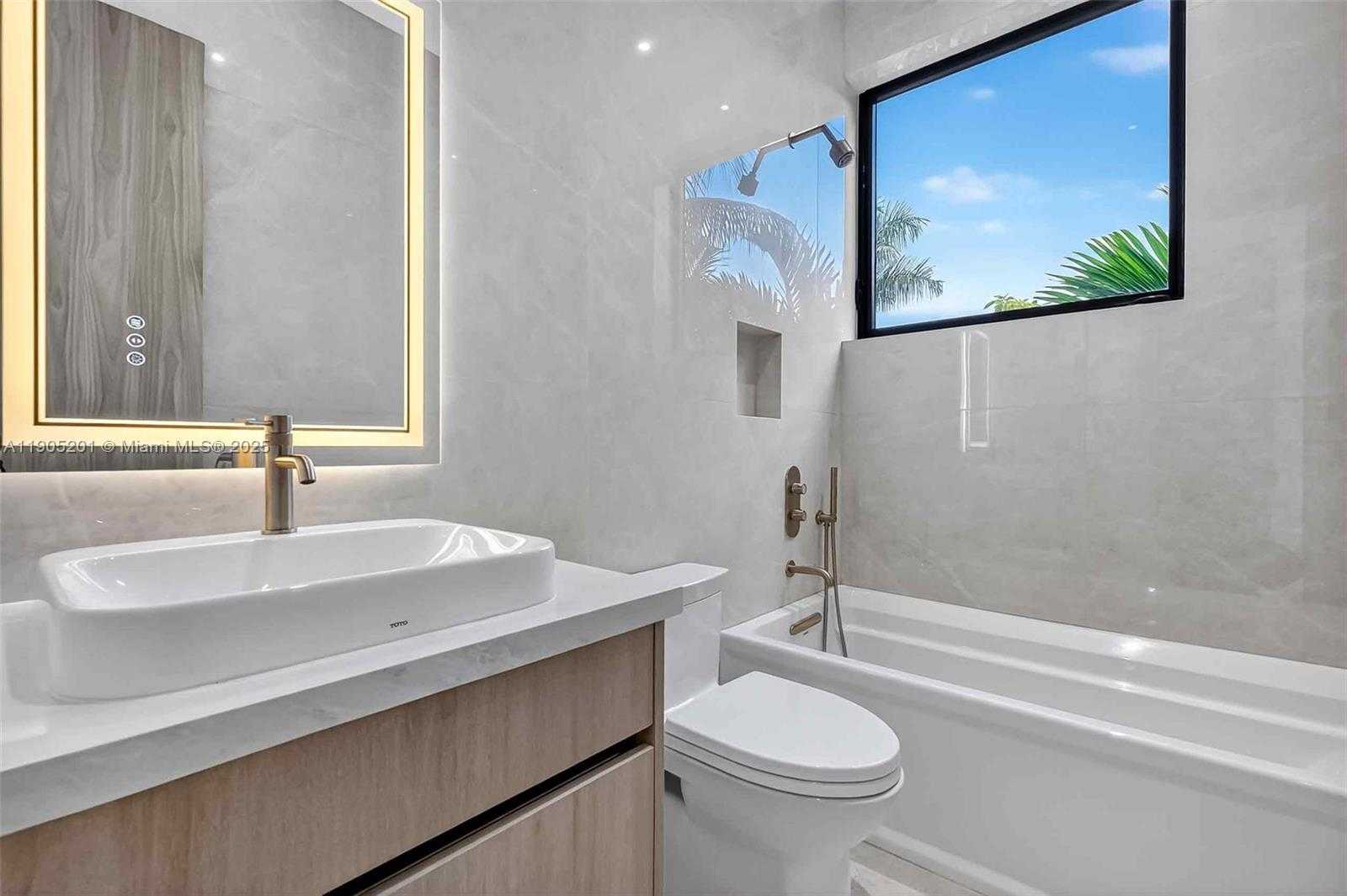 Small Image of 1021 WEST 46TH ST, Miami Beach Number 33