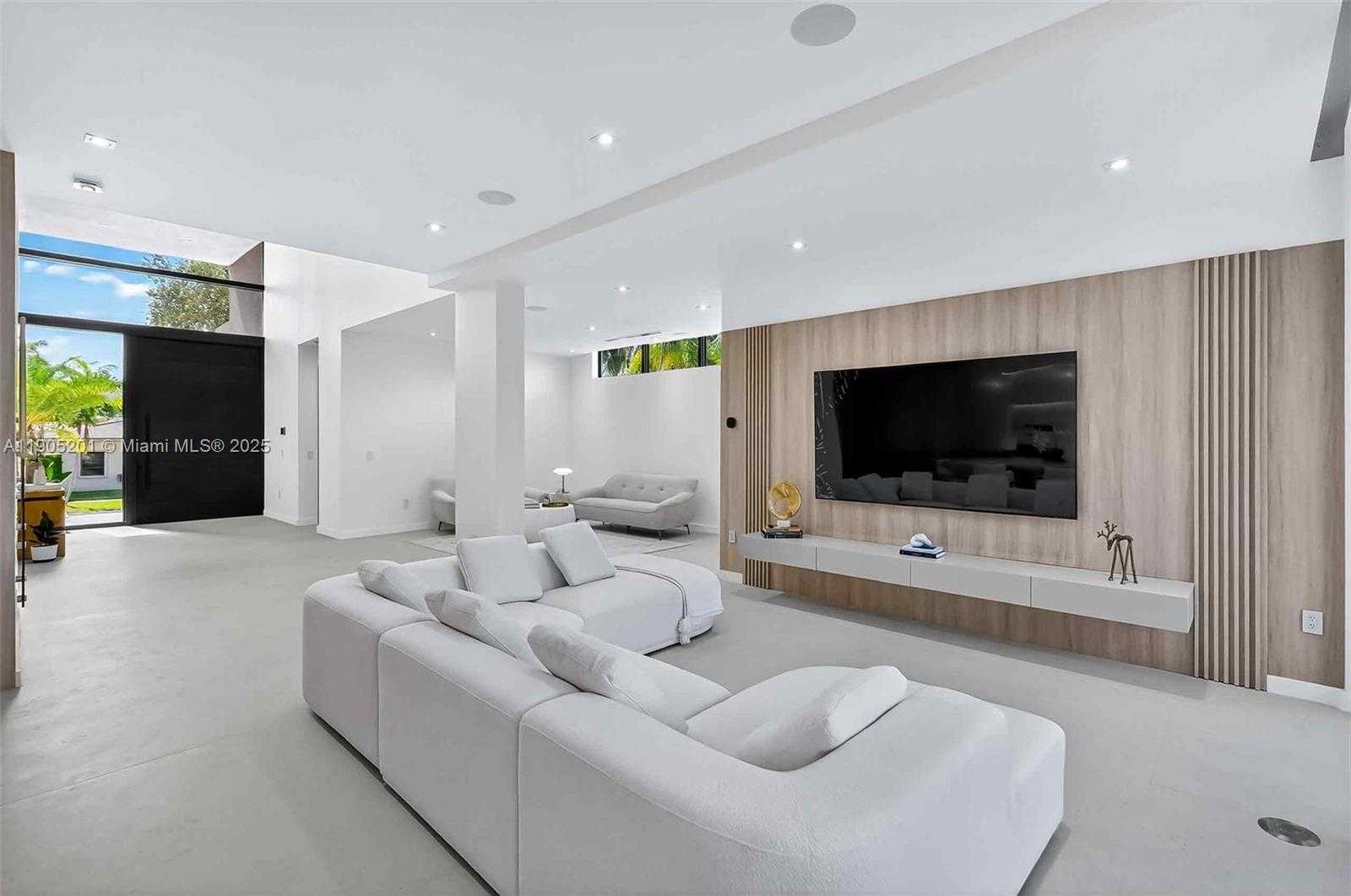 Small Image of 1021 WEST 46TH ST, Miami Beach Number 5