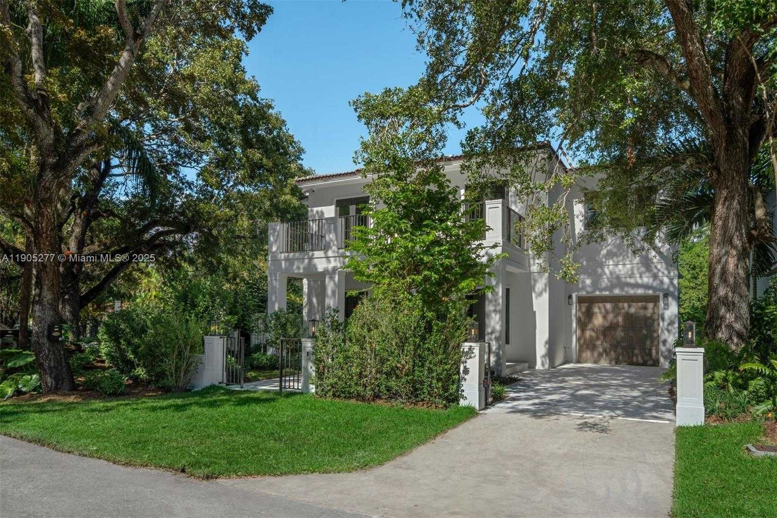 Small Image of 4191 BATTERSEA RD, Miami Number 1