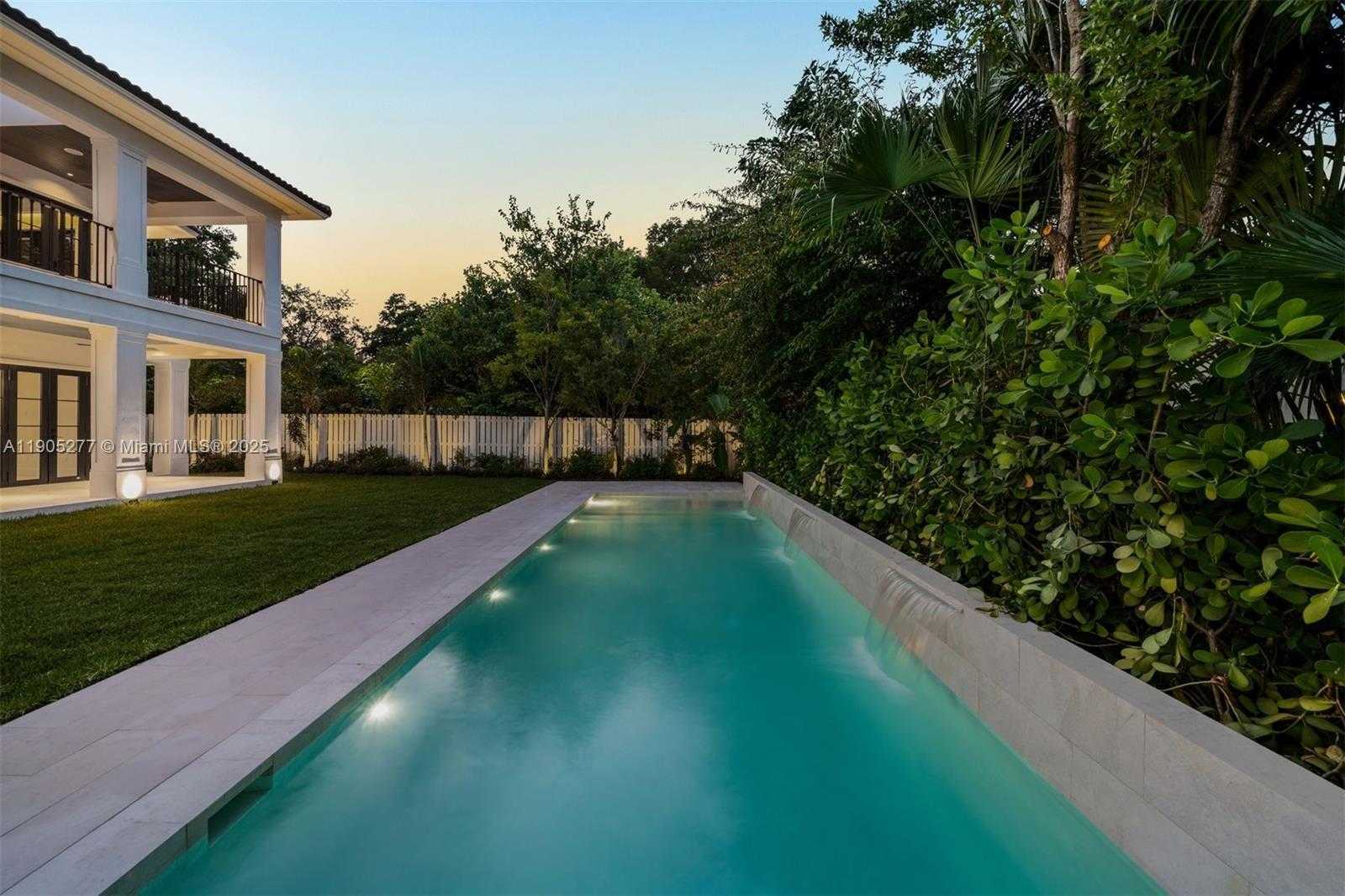 Small Image of 4191 BATTERSEA RD, Miami Number 11