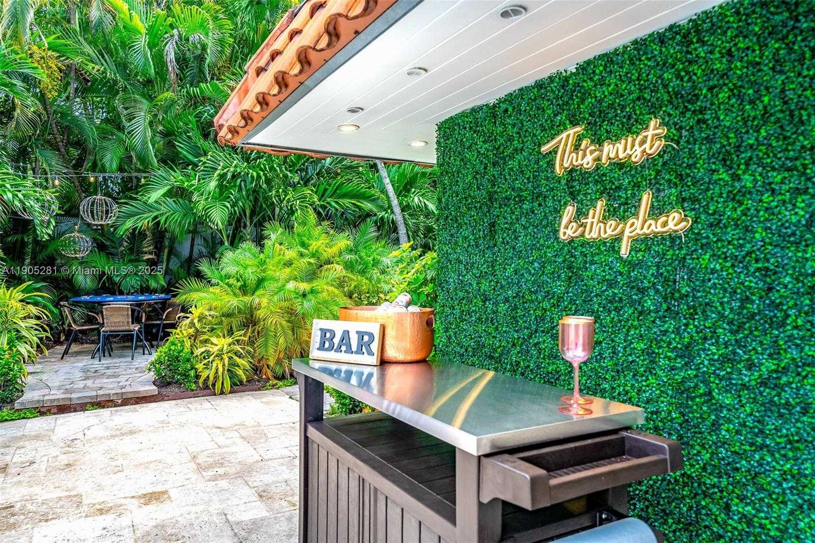 Small Image of 11 SYLVAN LN, Fort Lauderdale Number 15