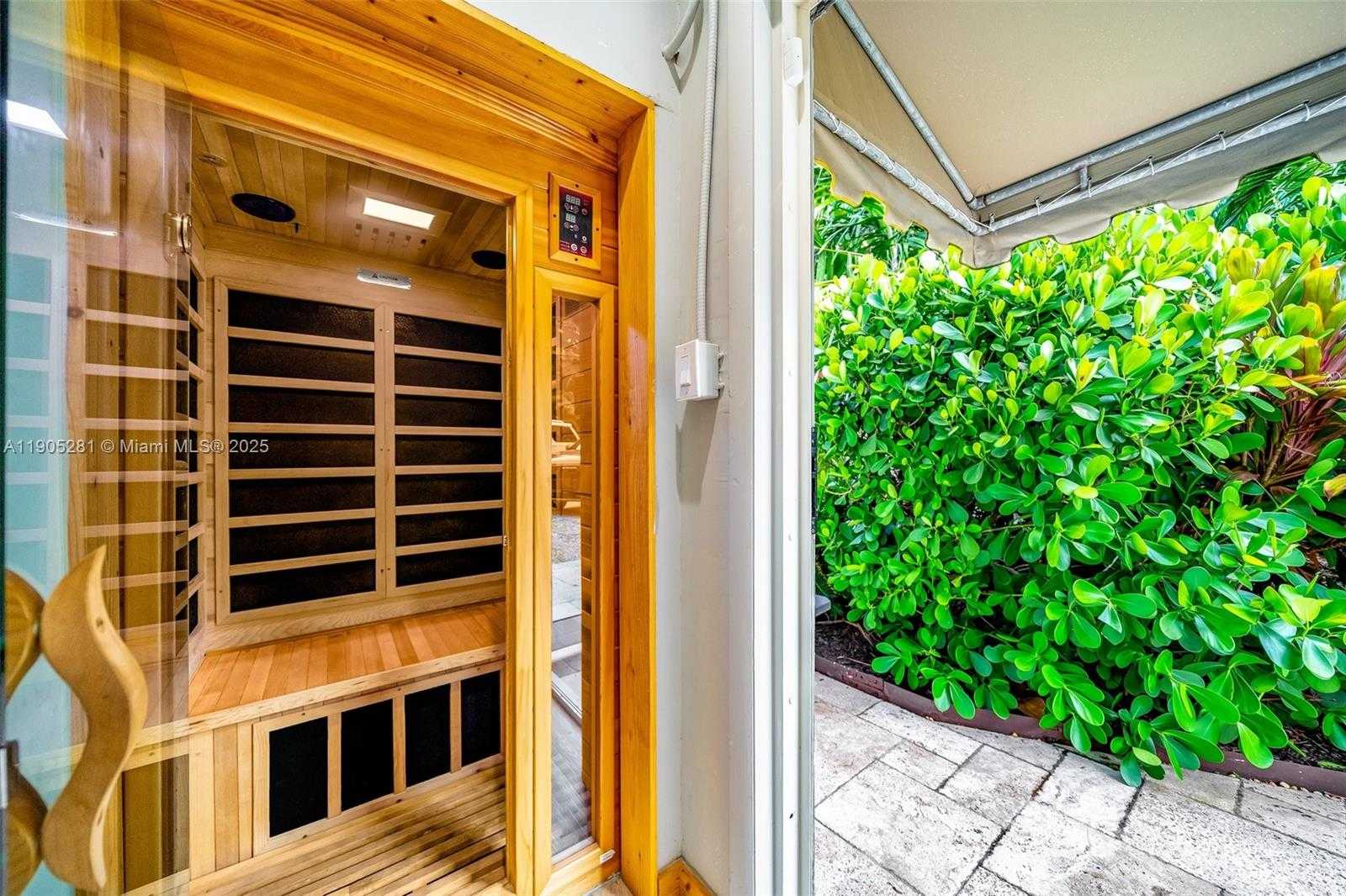 Small Image of 11 SYLVAN LN, Fort Lauderdale Number 17