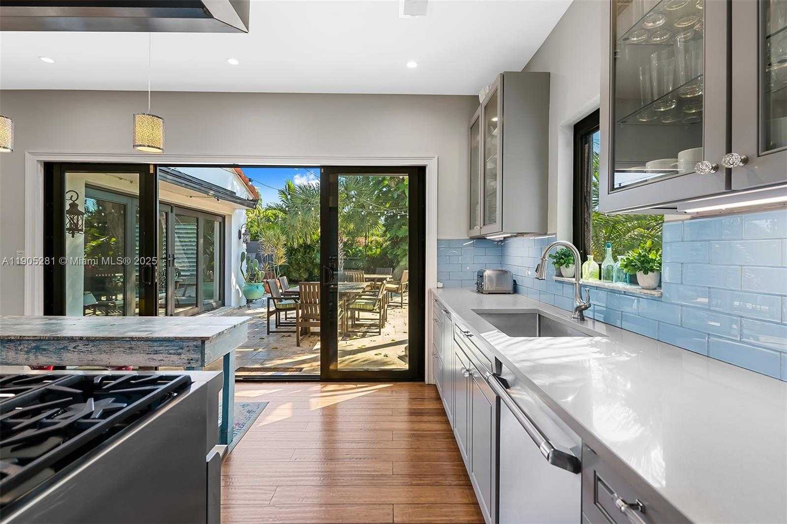 Small Image of 11 SYLVAN LN, Fort Lauderdale Number 21