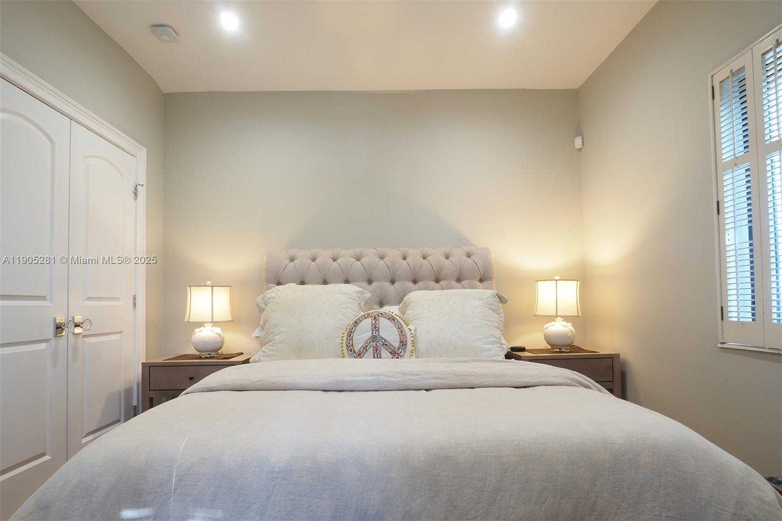 Small Image of 11 SYLVAN LN, Fort Lauderdale Number 30