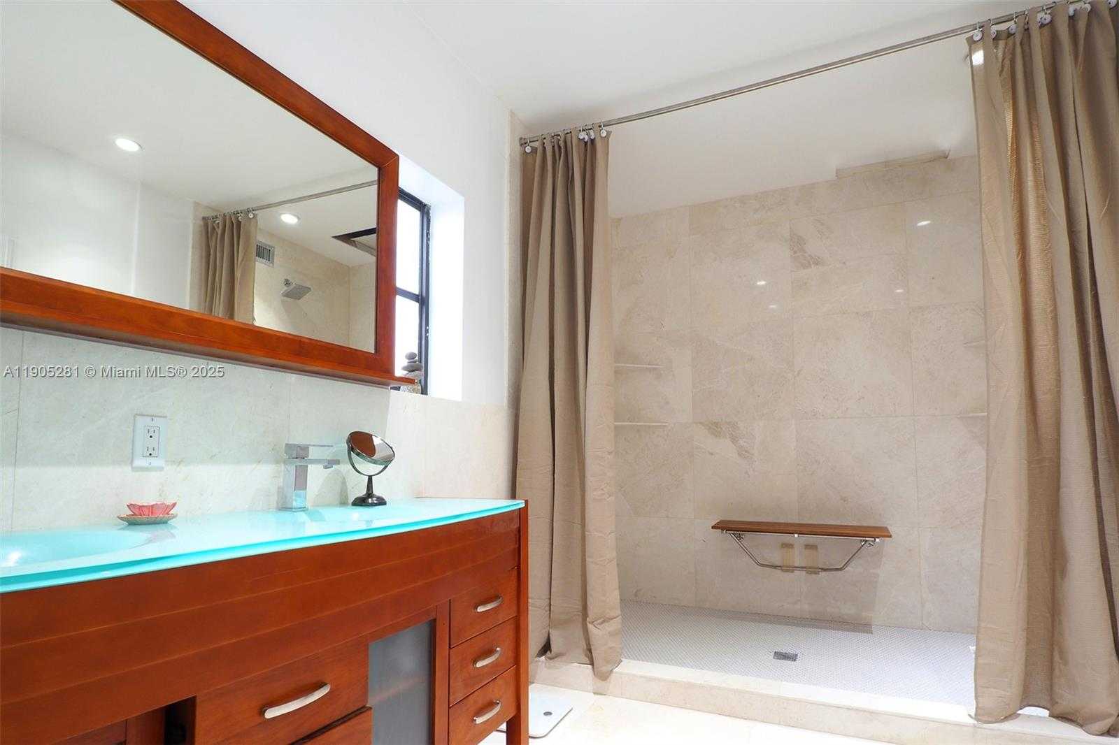 Small Image of 11 SYLVAN LN, Fort Lauderdale Number 33