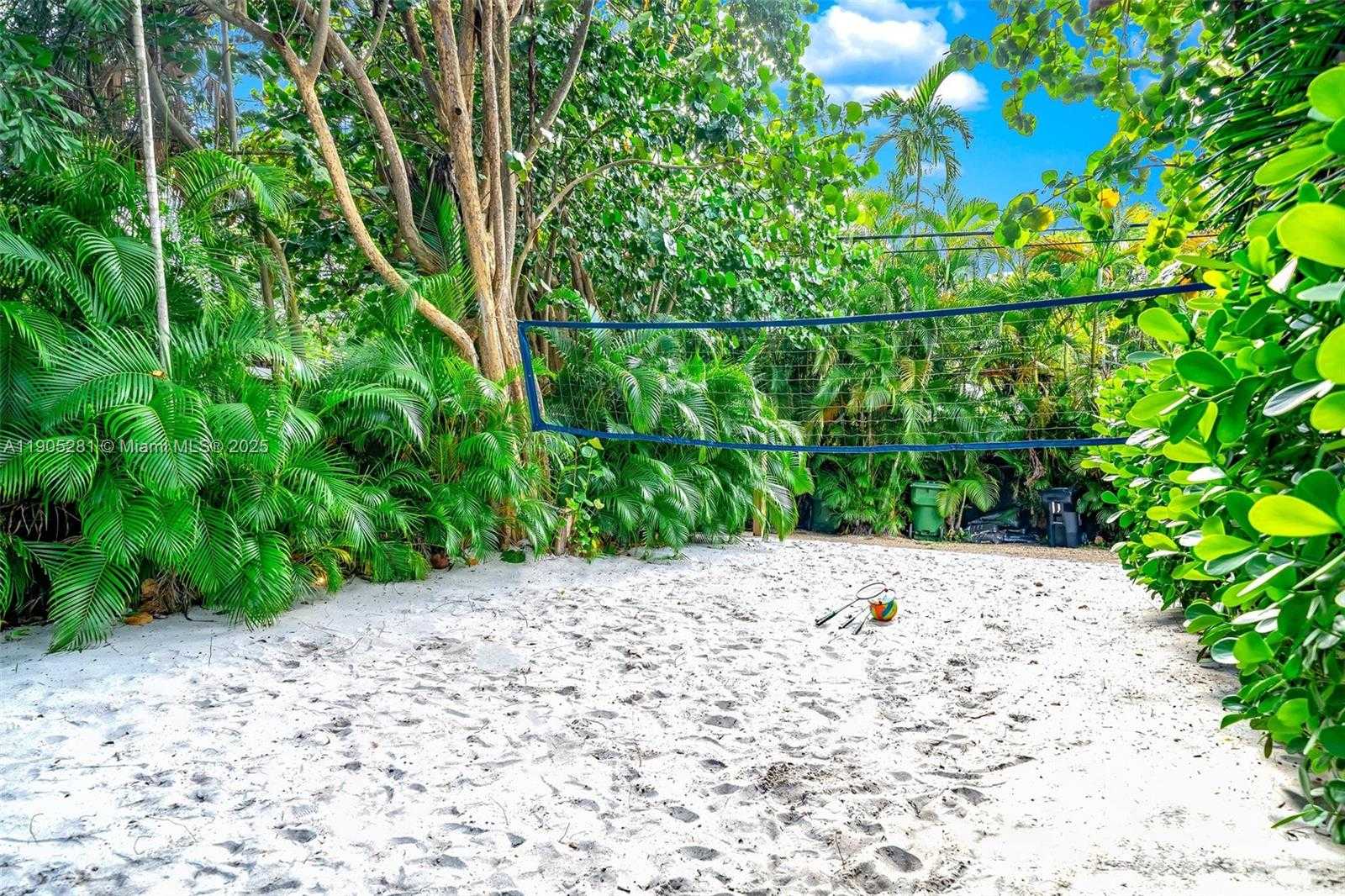 Small Image of 11 SYLVAN LN, Fort Lauderdale Number 49