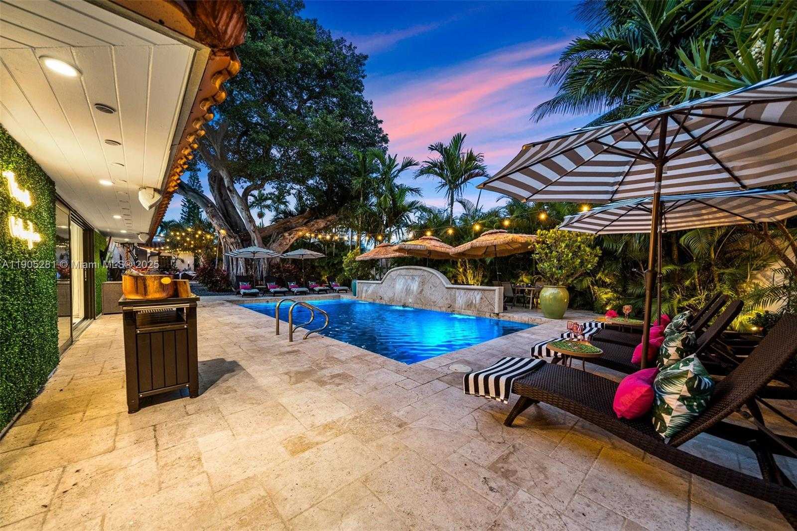 Small Image of 11 SYLVAN LN, Fort Lauderdale Number 6