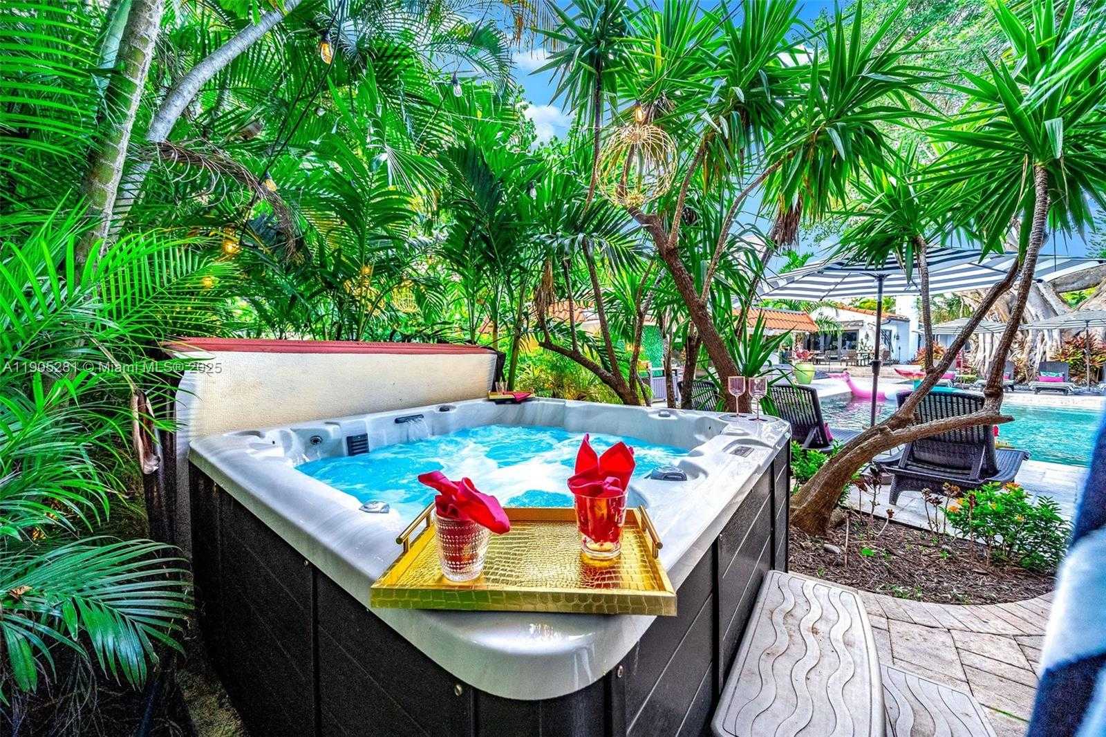 Small Image of 11 SYLVAN LN, Fort Lauderdale Number 9