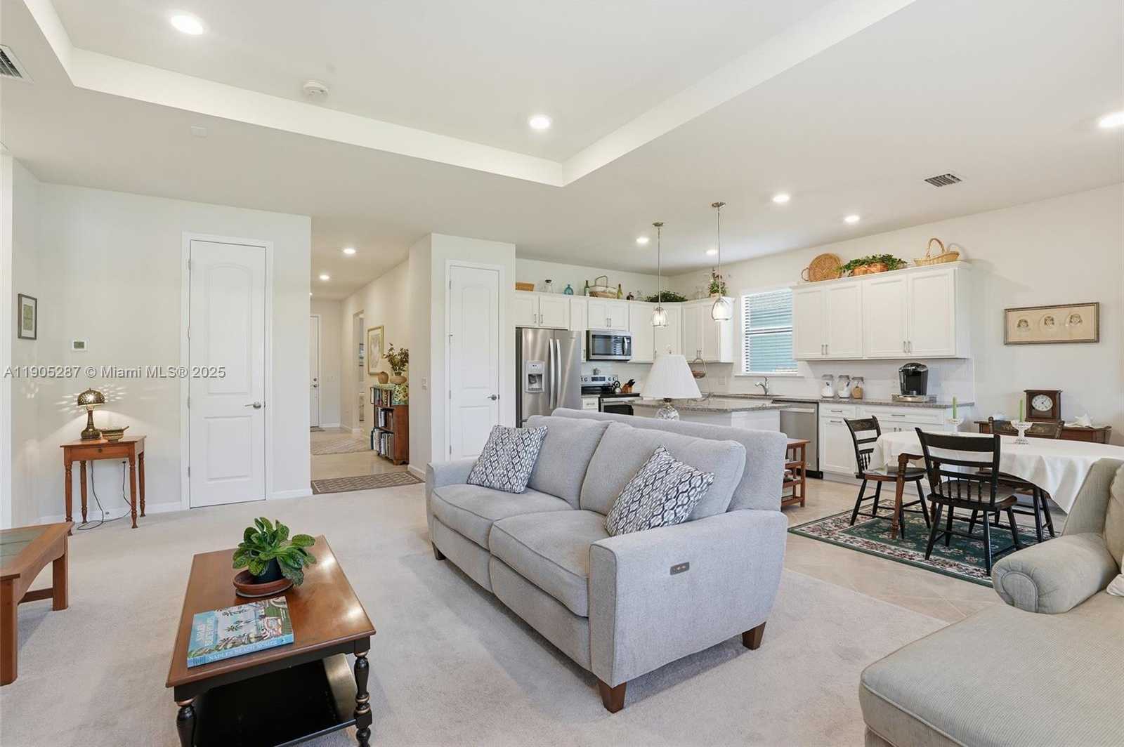 Small Image of 16083 MISTFLOWER DR, Other City - In The State Of Florida Number 12