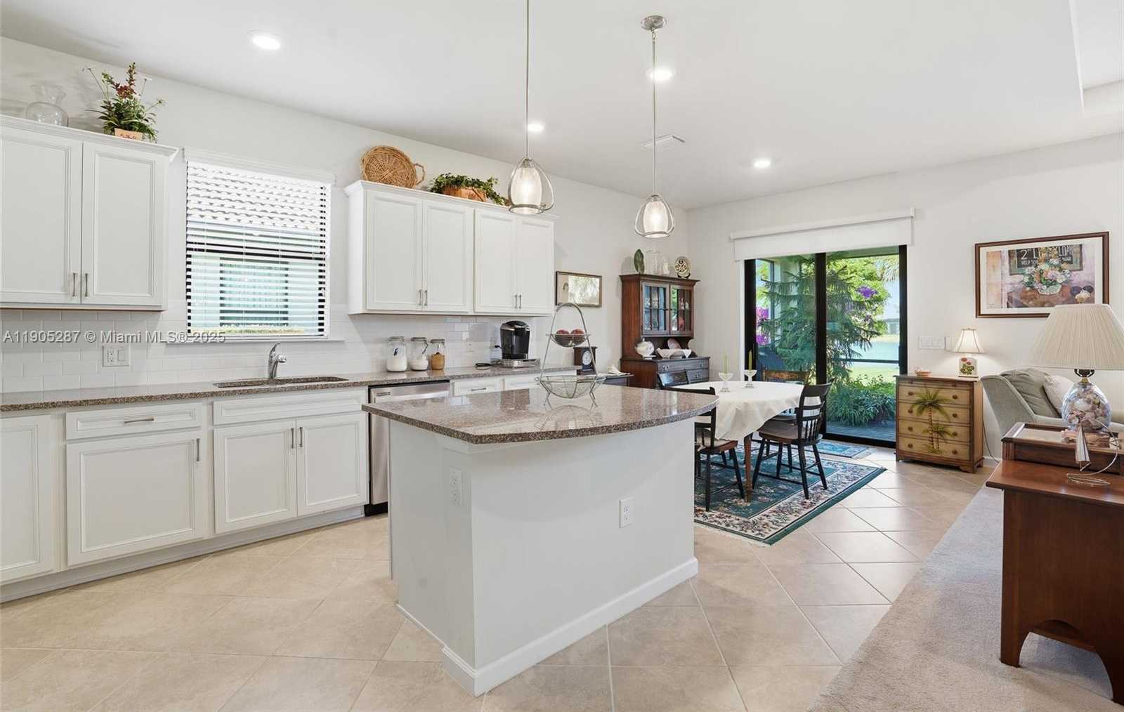 Small Image of 16083 MISTFLOWER DR, Other City - In The State Of Florida Number 15