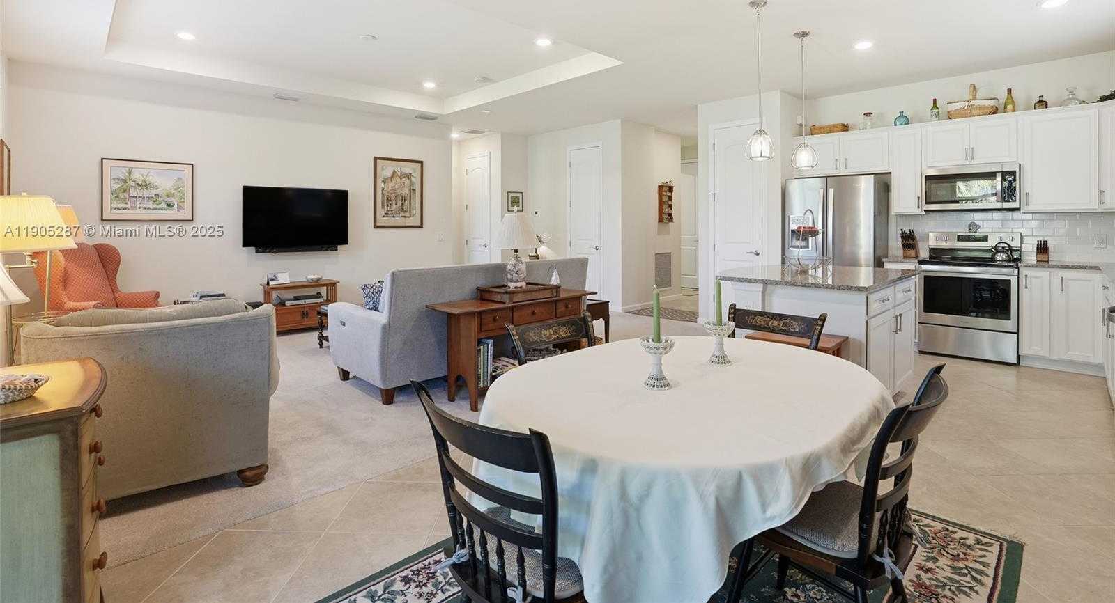 Small Image of 16083 MISTFLOWER DR, Other City - In The State Of Florida Number 18