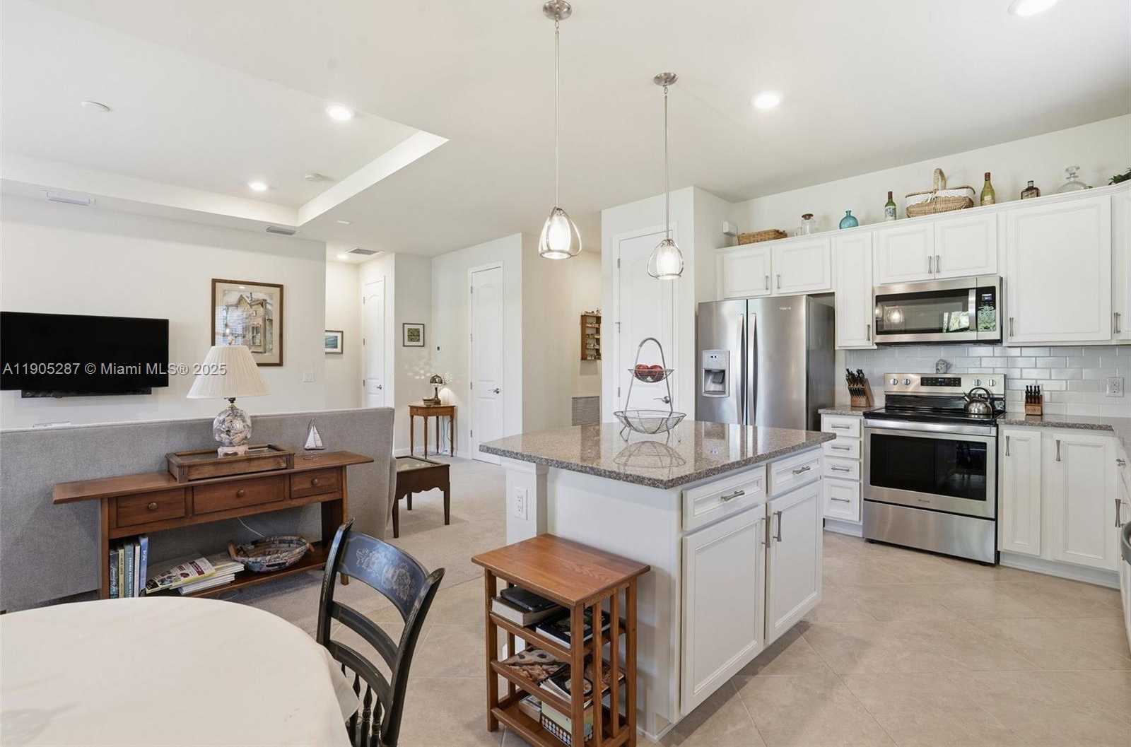 Small Image of 16083 MISTFLOWER DR, Other City - In The State Of Florida Number 19