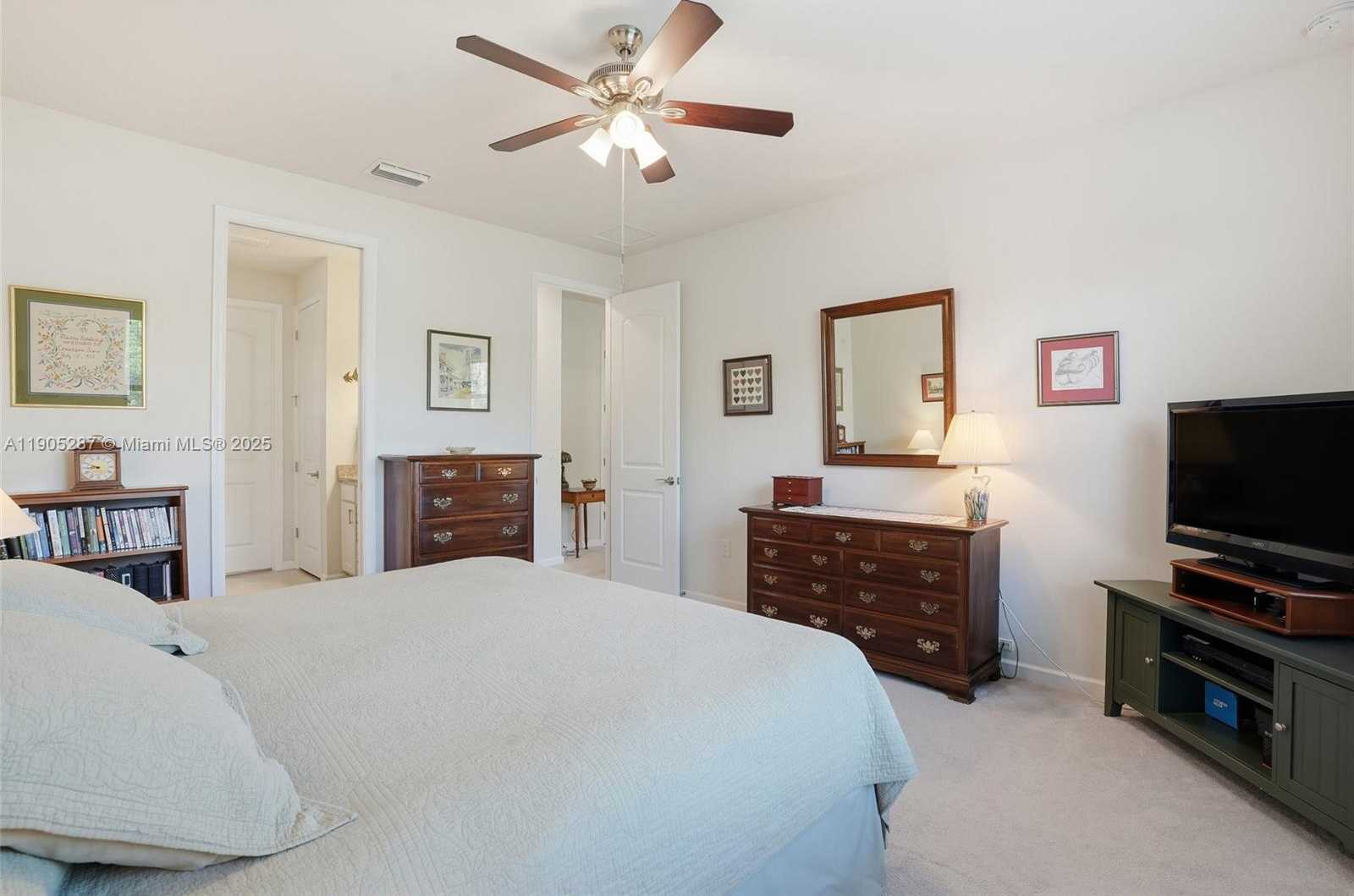 Small Image of 16083 MISTFLOWER DR, Other City - In The State Of Florida Number 23