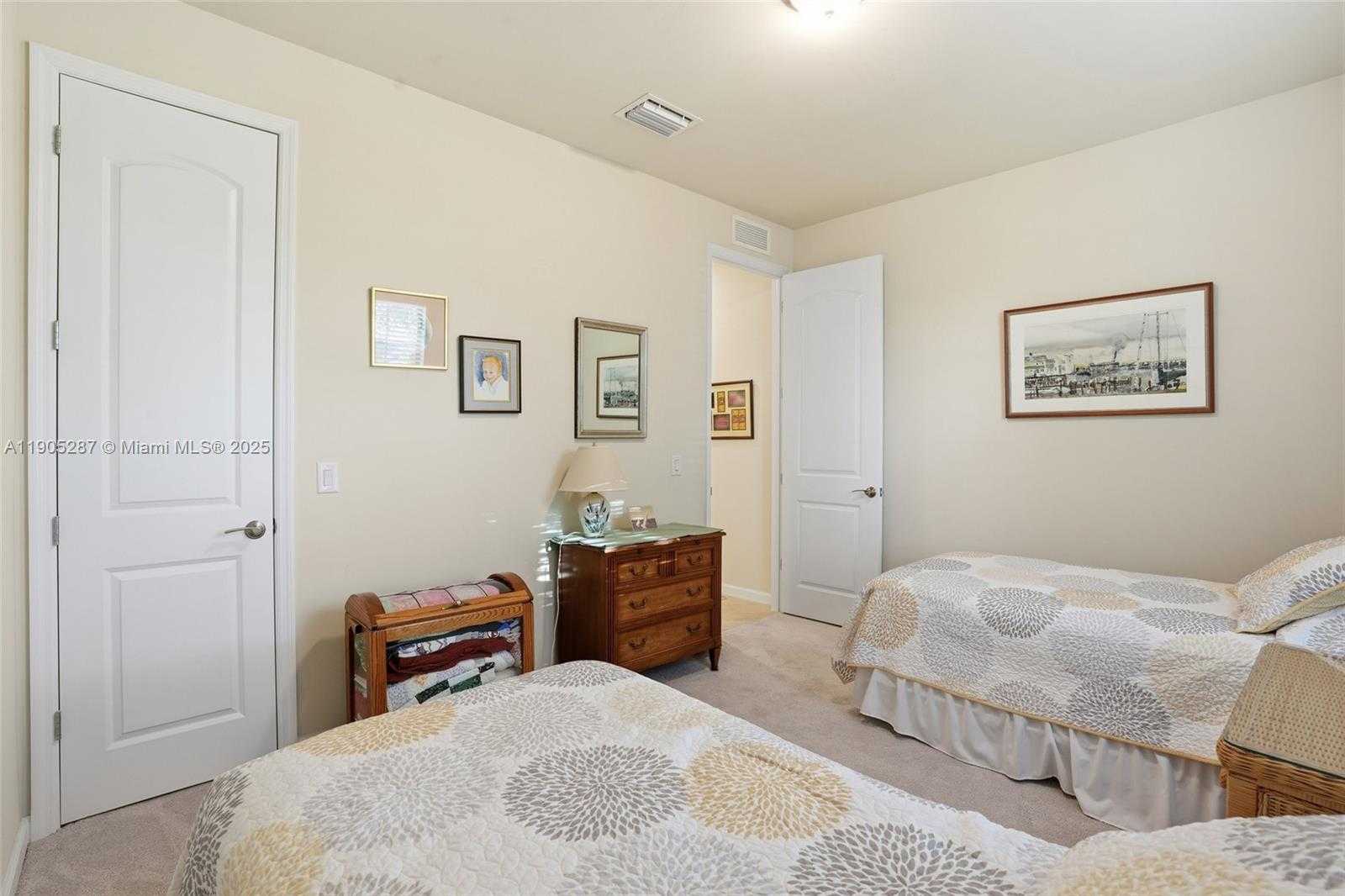 Small Image of 16083 MISTFLOWER DR, Other City - In The State Of Florida Number 30