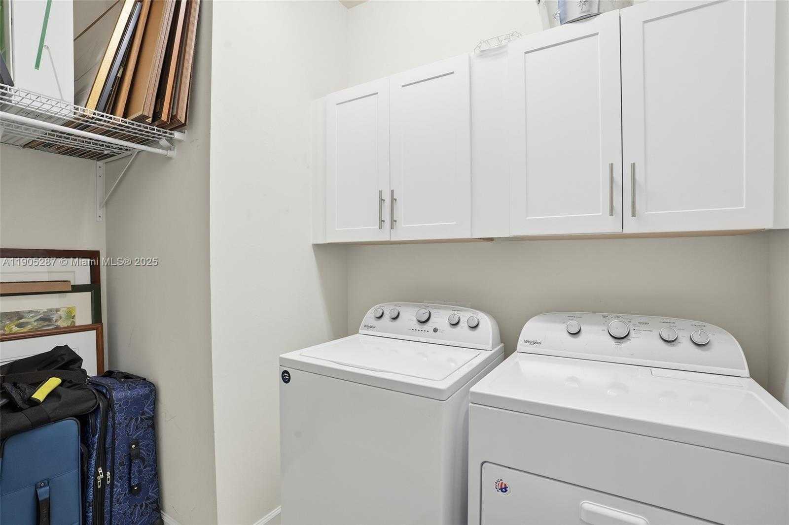 Small Image of 16083 MISTFLOWER DR, Other City - In The State Of Florida Number 32