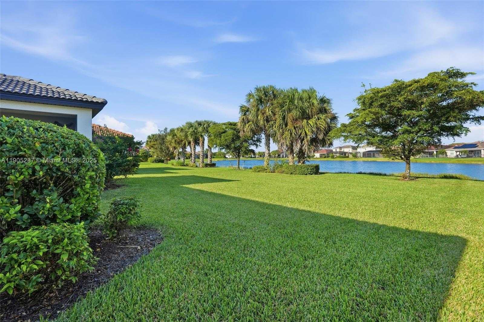 Small Image of 16083 MISTFLOWER DR, Other City - In The State Of Florida Number 39