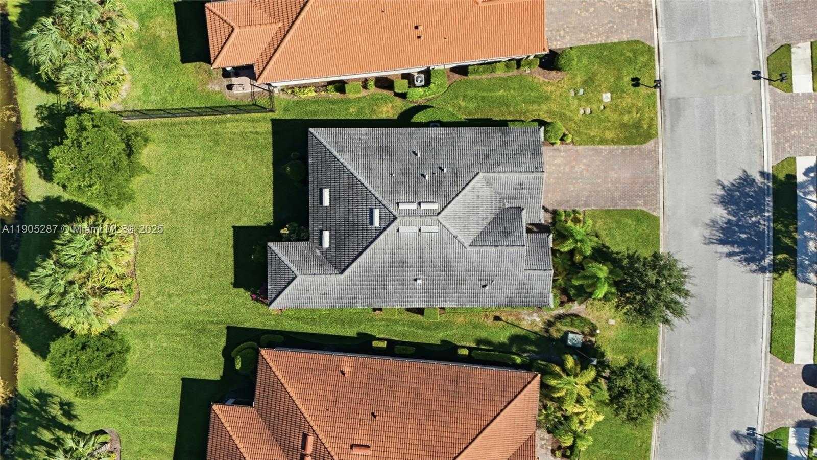 Small Image of 16083 MISTFLOWER DR, Other City - In The State Of Florida Number 40