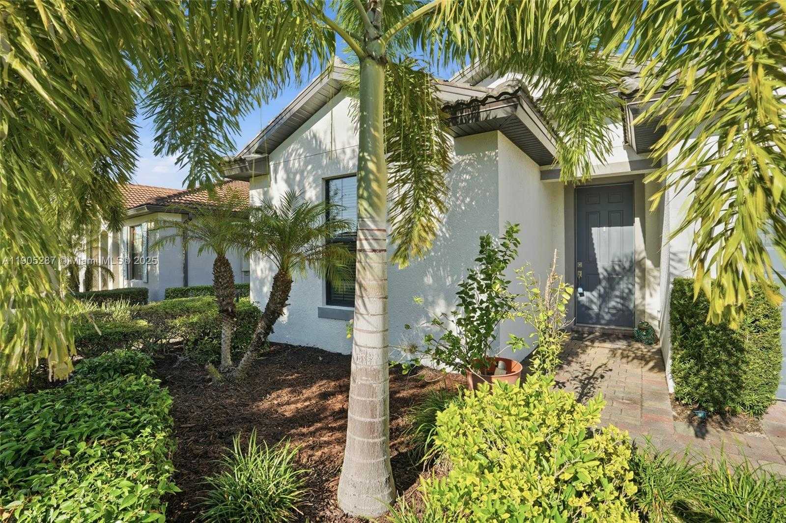 Small Image of 16083 MISTFLOWER DR, Other City - In The State Of Florida Number 7