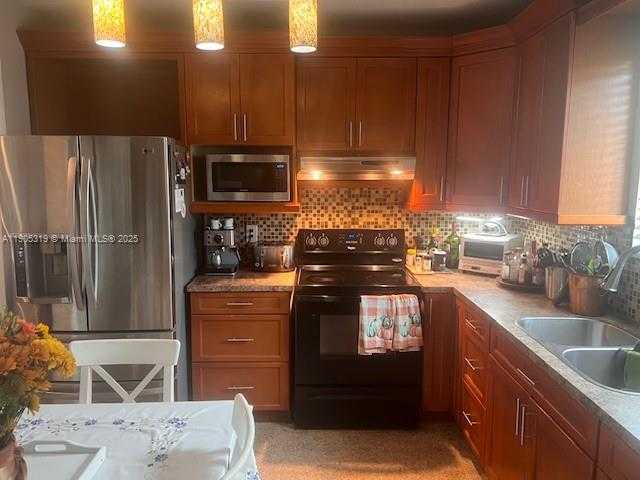 Small Image of 714 WEST 56TH ST, Hialeah Number 11