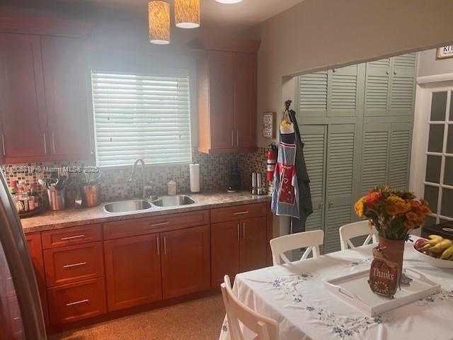 Small Image of 714 WEST 56TH ST, Hialeah Number 9