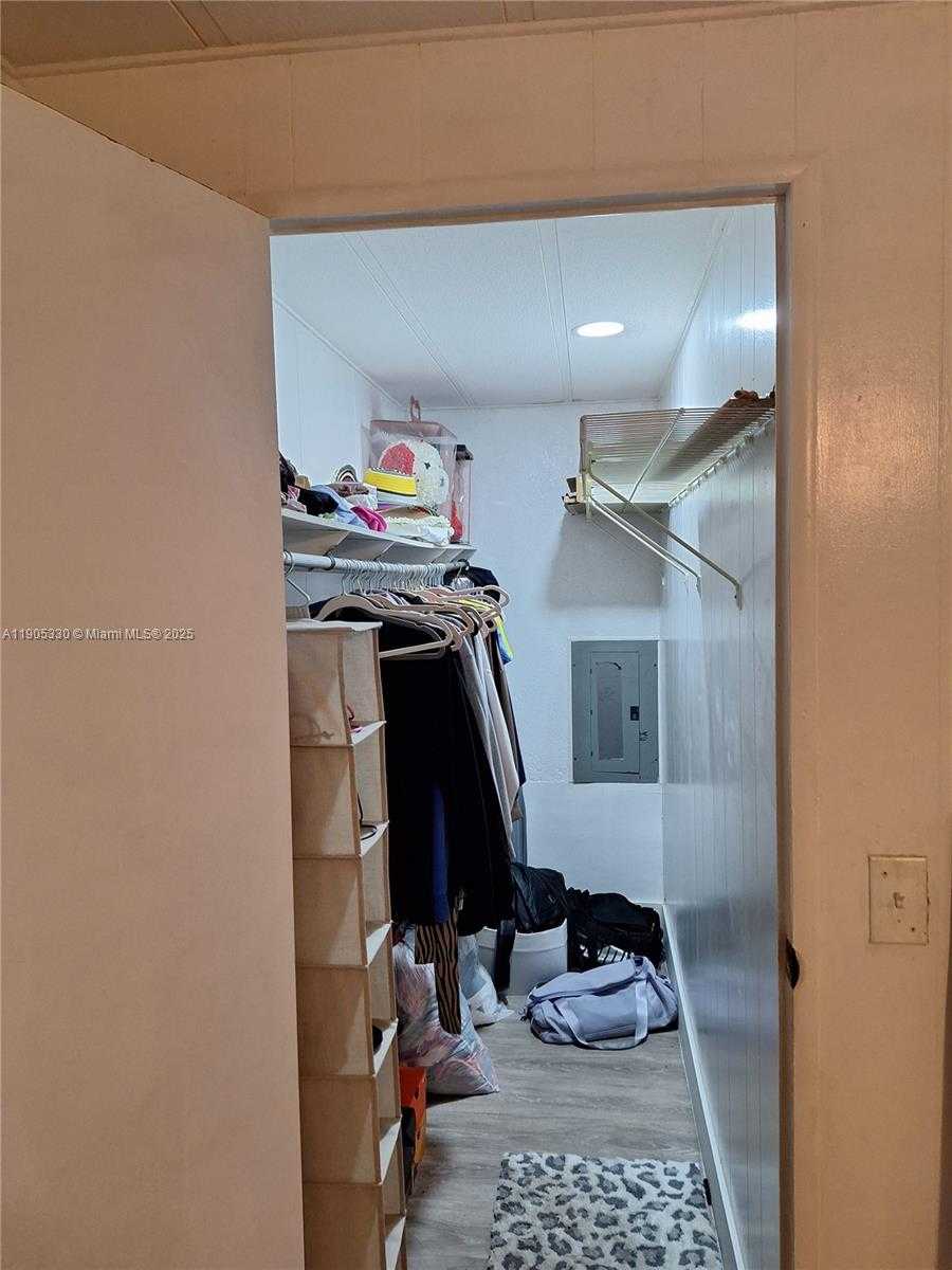 Small Image of 21760 NORTH WEST 3RD ST, Pembroke Pines Number 17