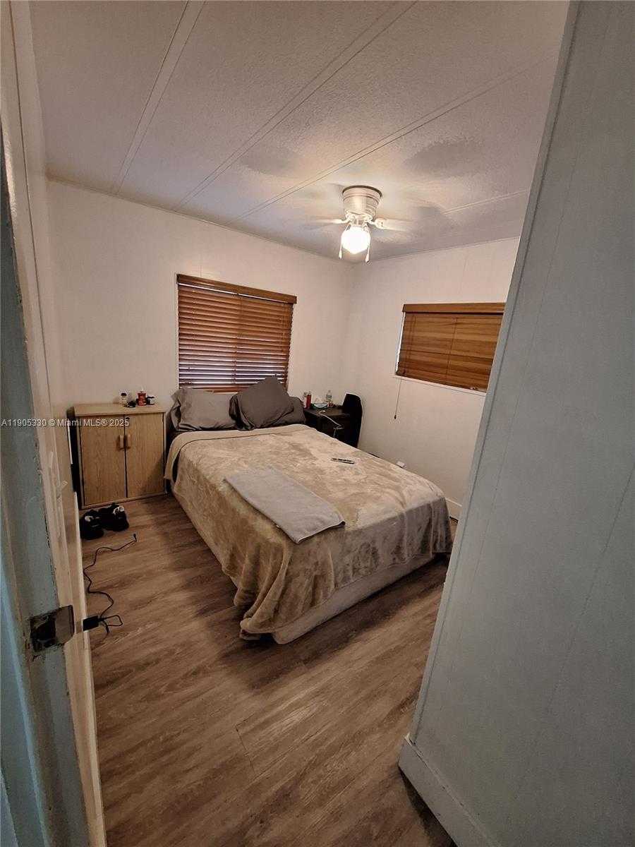 Small Image of 21760 NORTH WEST 3RD ST, Pembroke Pines Number 19