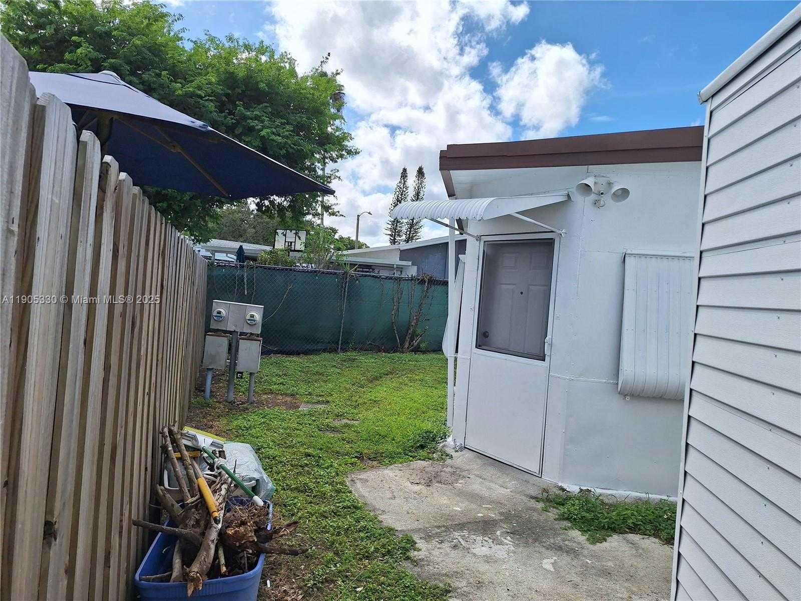 Small Image of 21760 NORTH WEST 3RD ST, Pembroke Pines Number 22