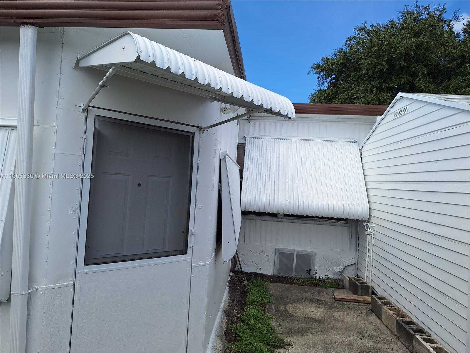 Small Image of 21760 NORTH WEST 3RD ST, Pembroke Pines Number 23