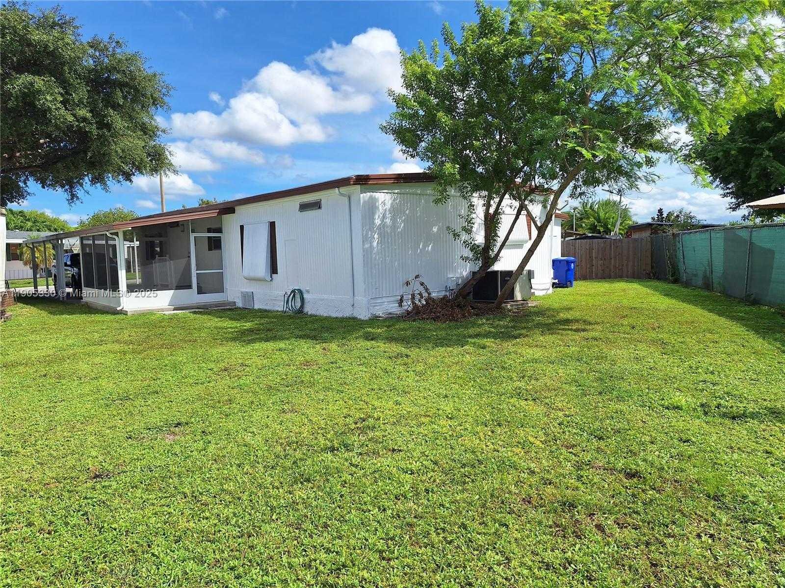 Small Image of 21760 NORTH WEST 3RD ST, Pembroke Pines Number 25