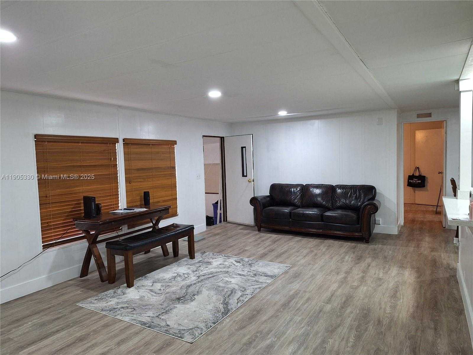 Small Image of 21760 NORTH WEST 3RD ST, Pembroke Pines Number 6