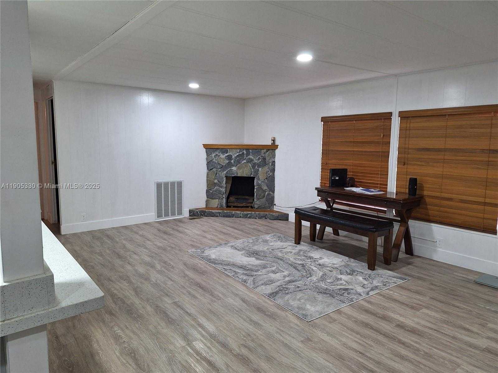 Small Image of 21760 NORTH WEST 3RD ST, Pembroke Pines Number 7