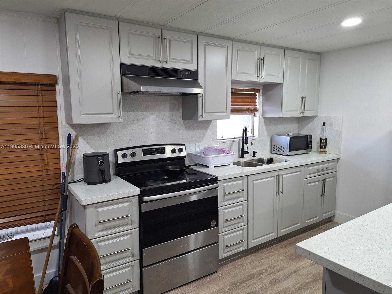 Small Image of 21760 NORTH WEST 3RD ST, Pembroke Pines Number 9