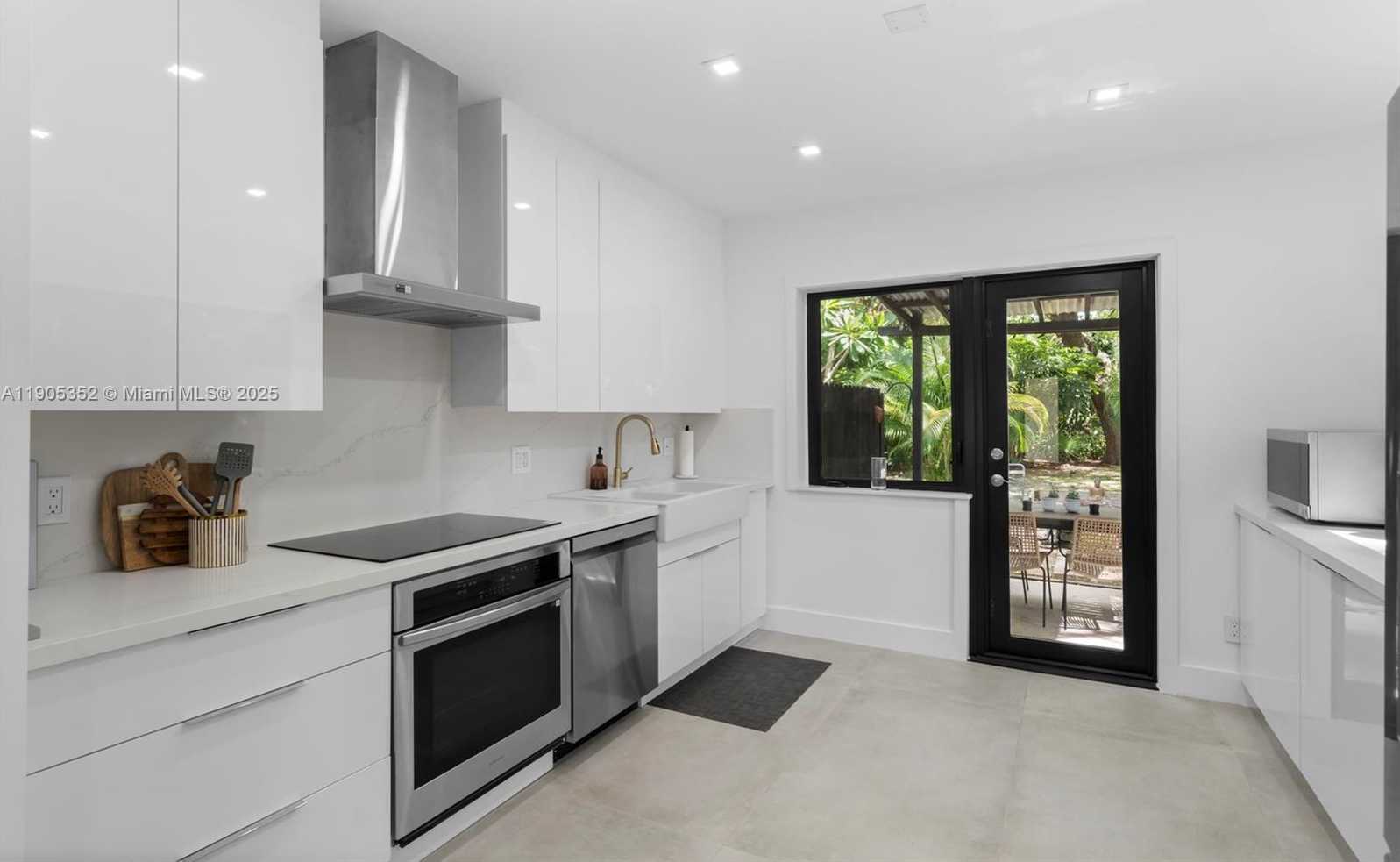 Small Image of 829 SOUTH WEST 4TH CT, Fort Lauderdale Number 4