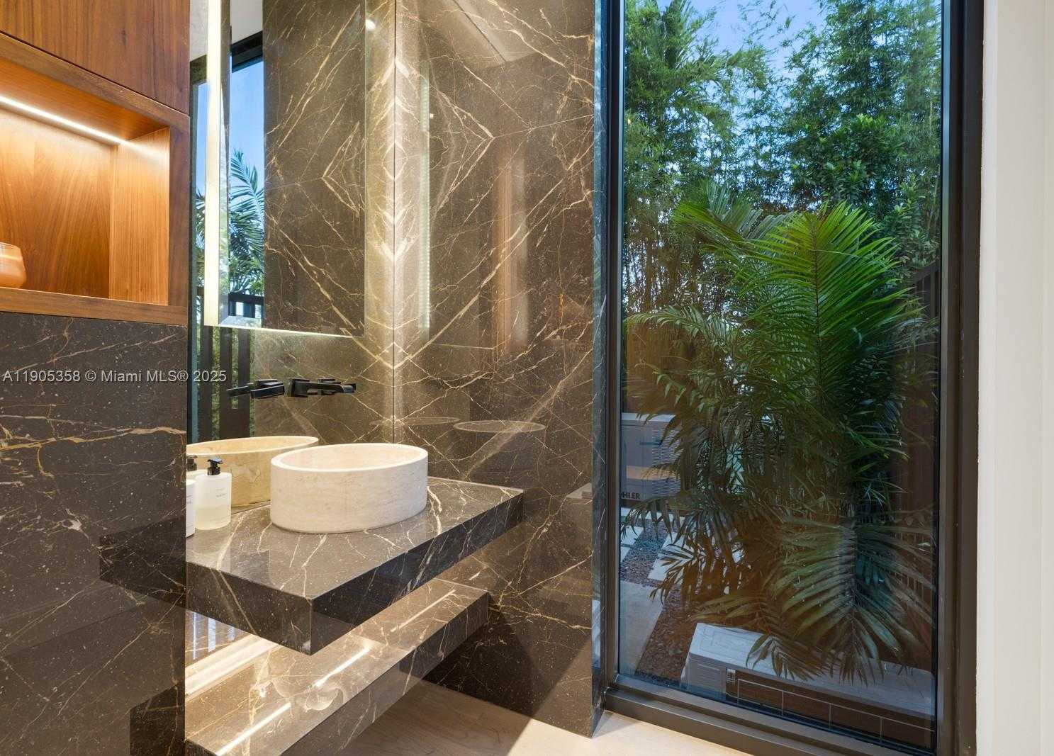 Small Image of 1165 NORTH BISCAYNE POINT RD, Miami Beach Number 24