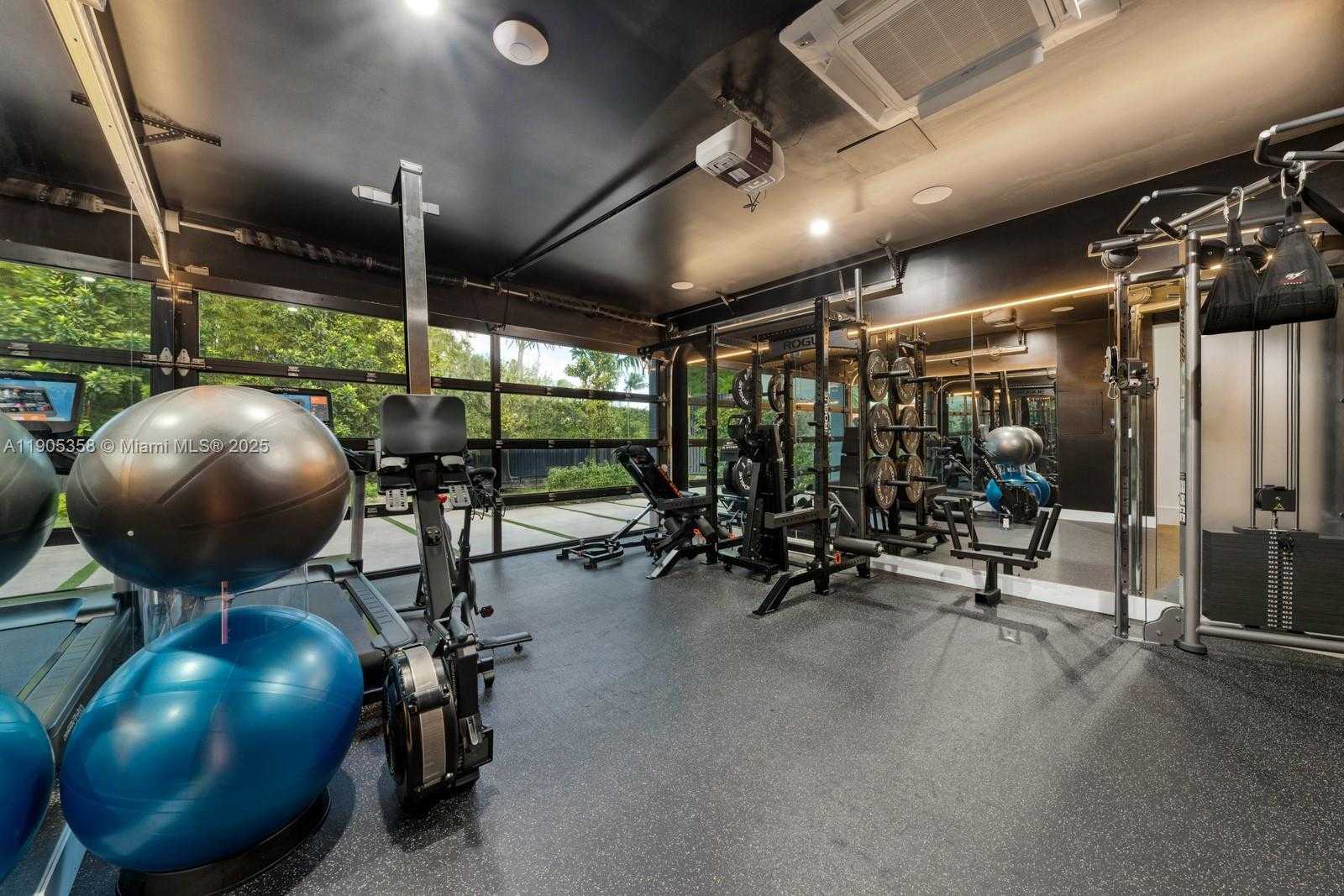 Small Image of 1165 NORTH BISCAYNE POINT RD, Miami Beach Number 26