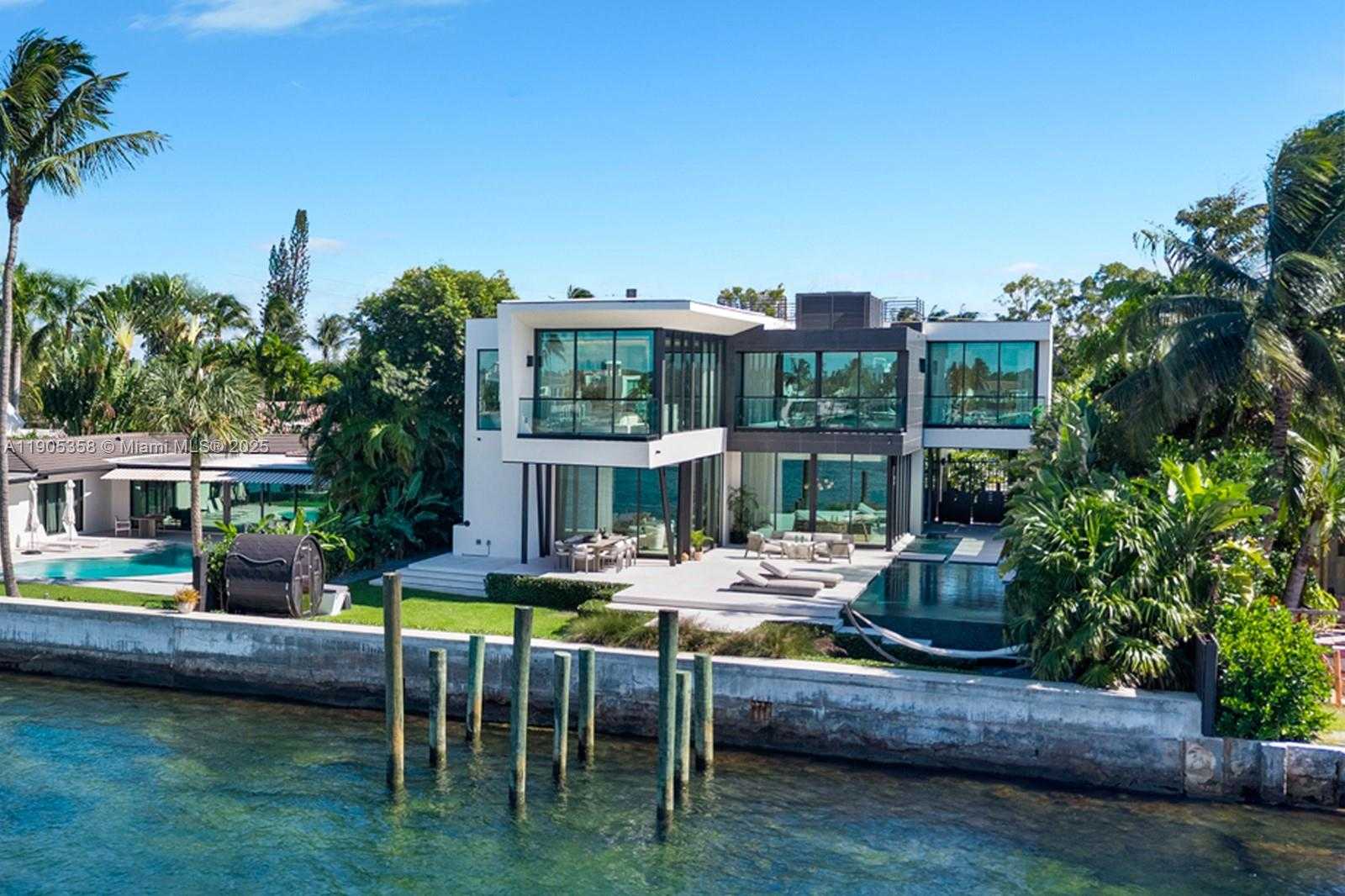 Small Image of 1165 NORTH BISCAYNE POINT RD, Miami Beach Number 31