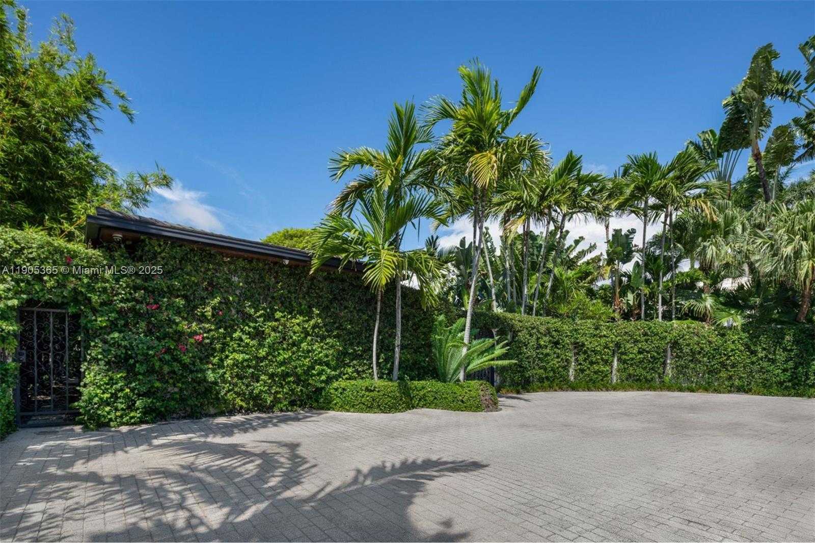 Small Image of 1155 NORTH BISCAYNE POINT RD, Miami Beach Number 10