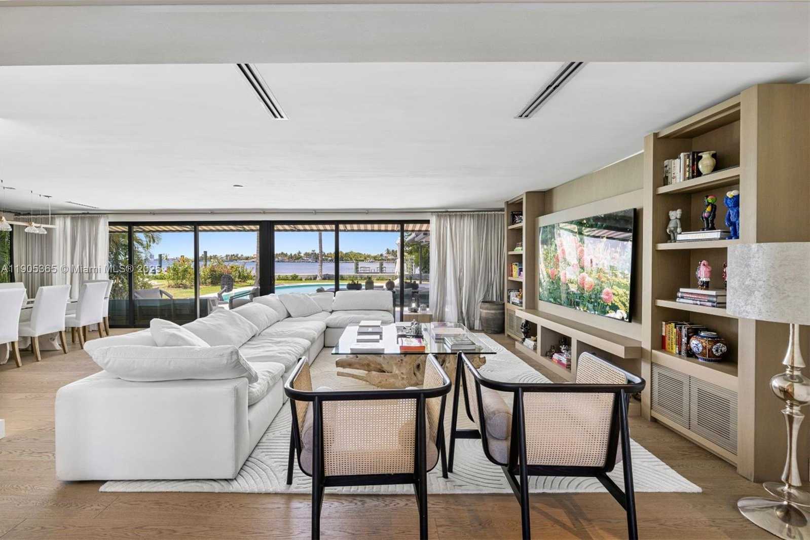 Small Image of 1155 NORTH BISCAYNE POINT RD, Miami Beach Number 2