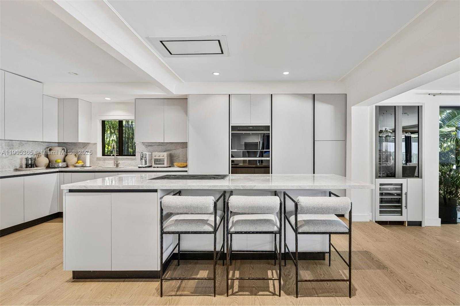 Small Image of 1155 NORTH BISCAYNE POINT RD, Miami Beach Number 5