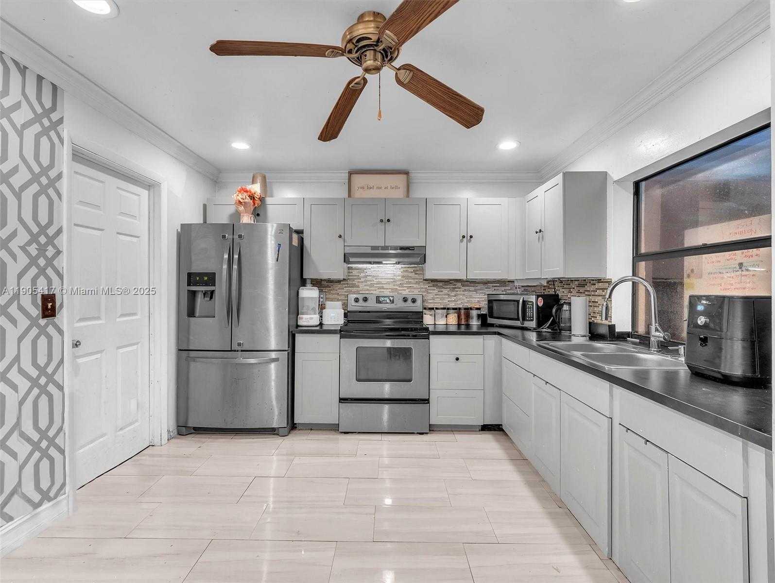 Small Image of 1027 SOUTH WEST 49TH TER, Margate Number 14