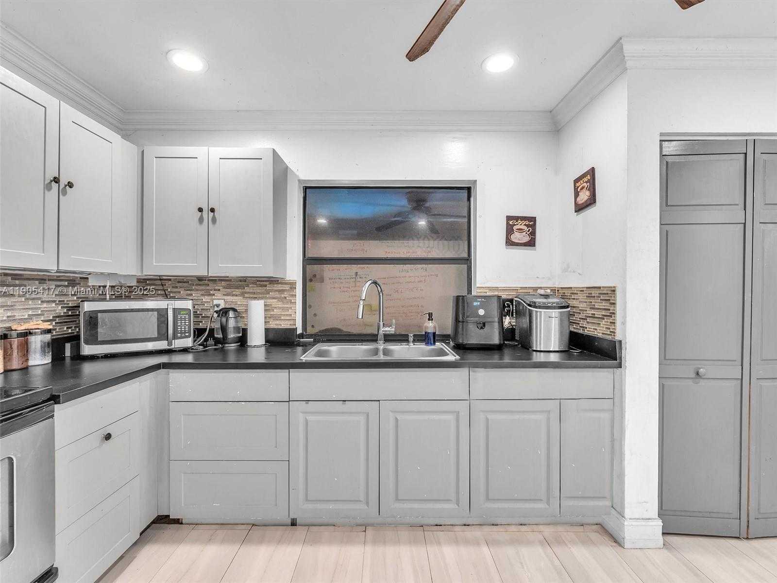 Small Image of 1027 SOUTH WEST 49TH TER, Margate Number 15