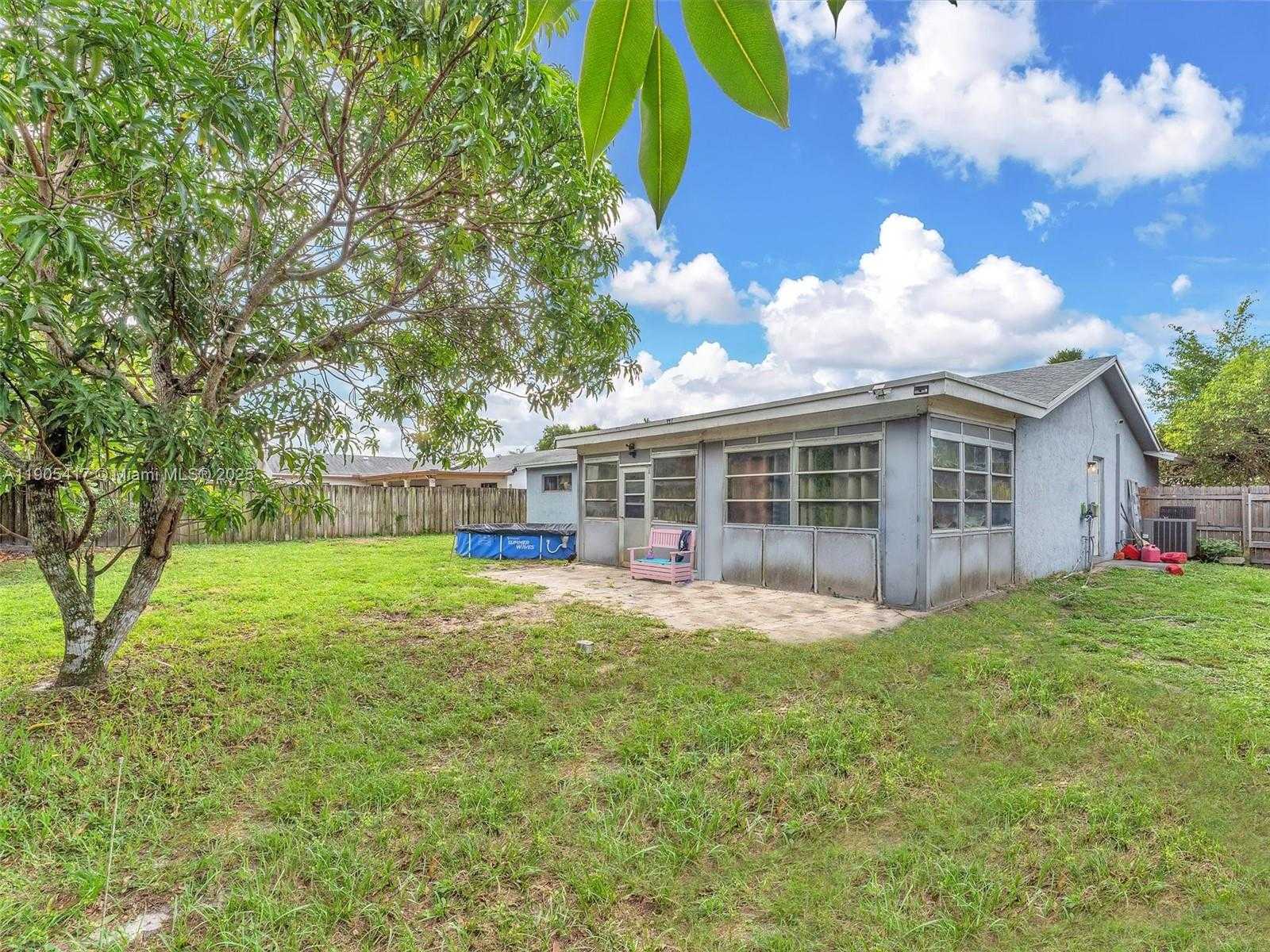 Small Image of 1027 SOUTH WEST 49TH TER, Margate Number 24