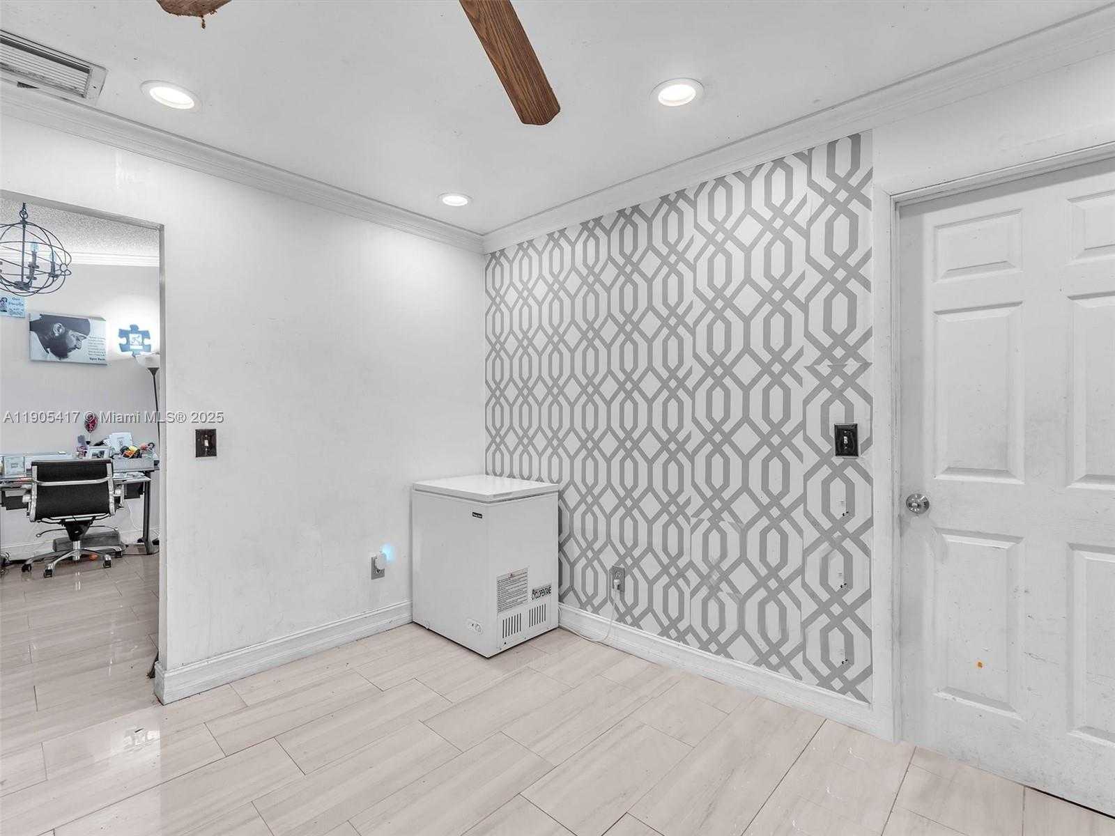 Small Image of 1027 SOUTH WEST 49TH TER, Margate Number 6