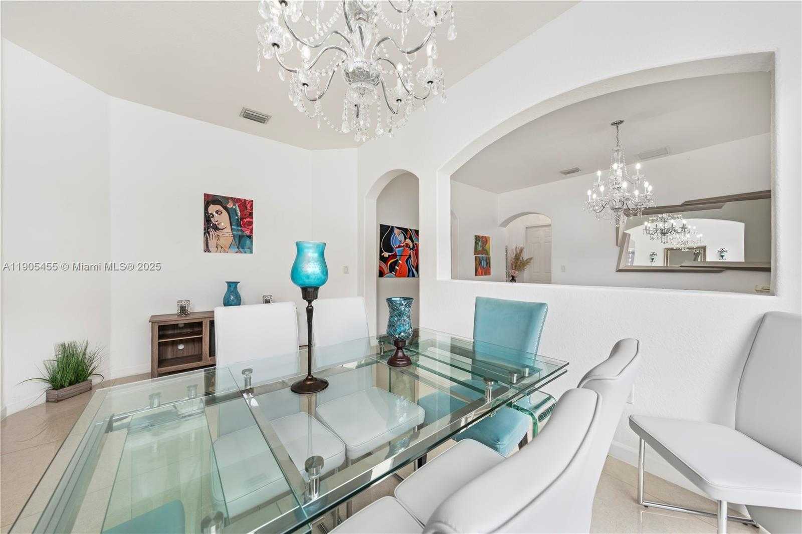 Small Image of 18000 NORTH WEST 90TH PL, Hialeah Number 10