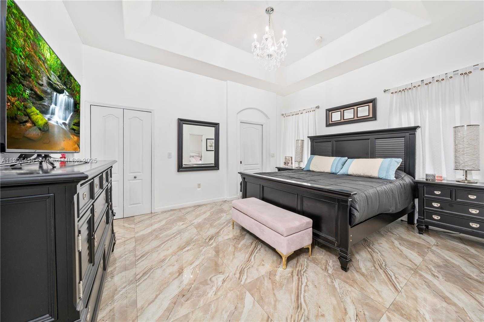 Small Image of 18000 NORTH WEST 90TH PL, Hialeah Number 24