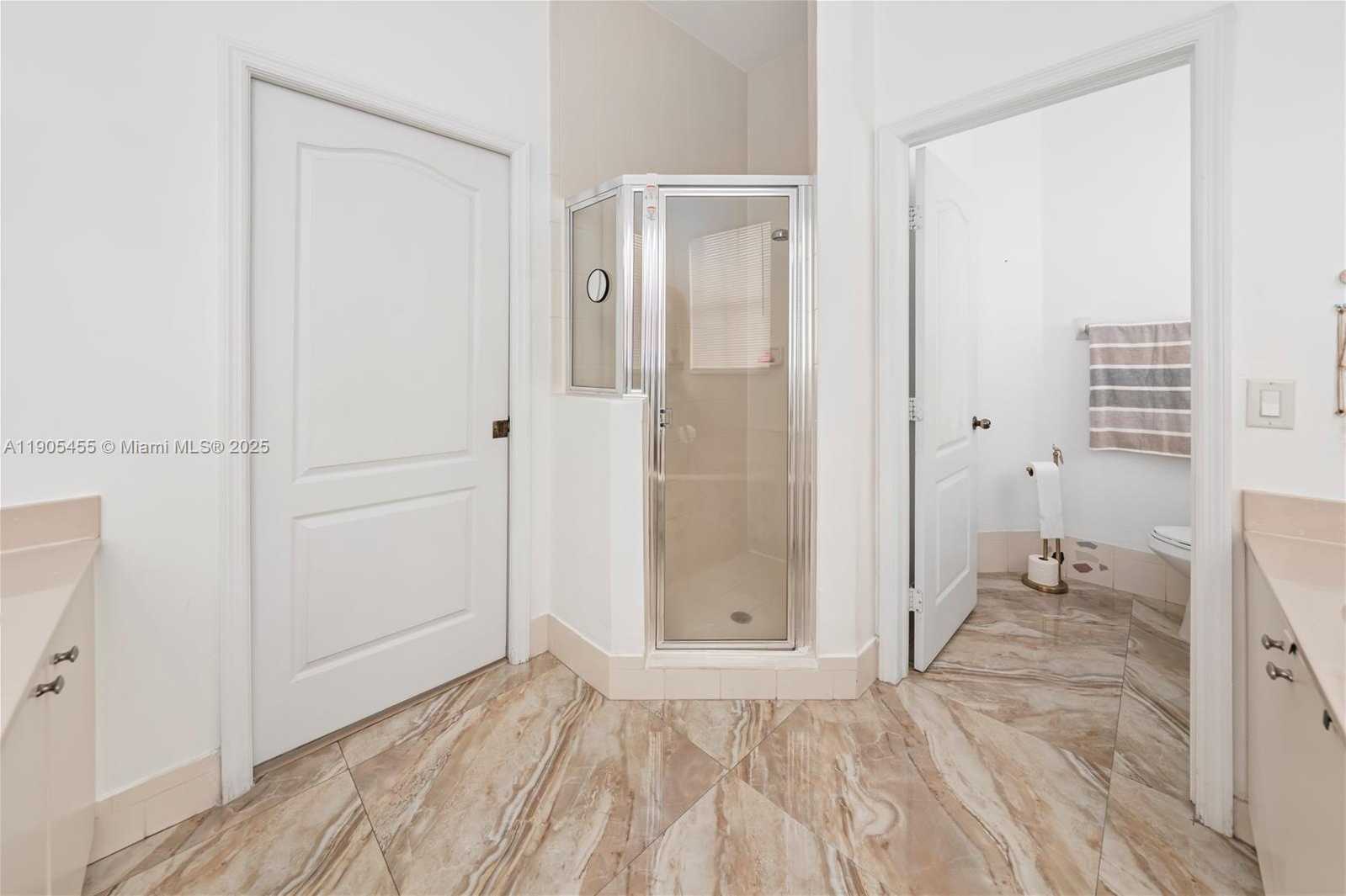 Small Image of 18000 NORTH WEST 90TH PL, Hialeah Number 28