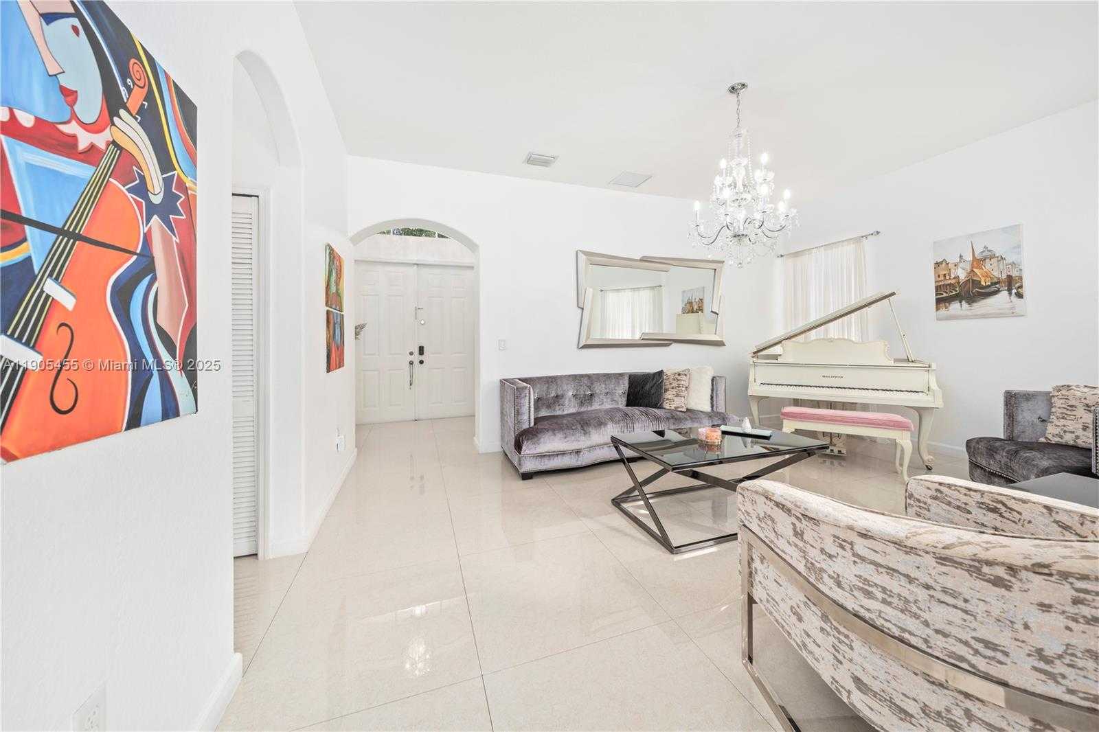 Small Image of 18000 NORTH WEST 90TH PL, Hialeah Number 6