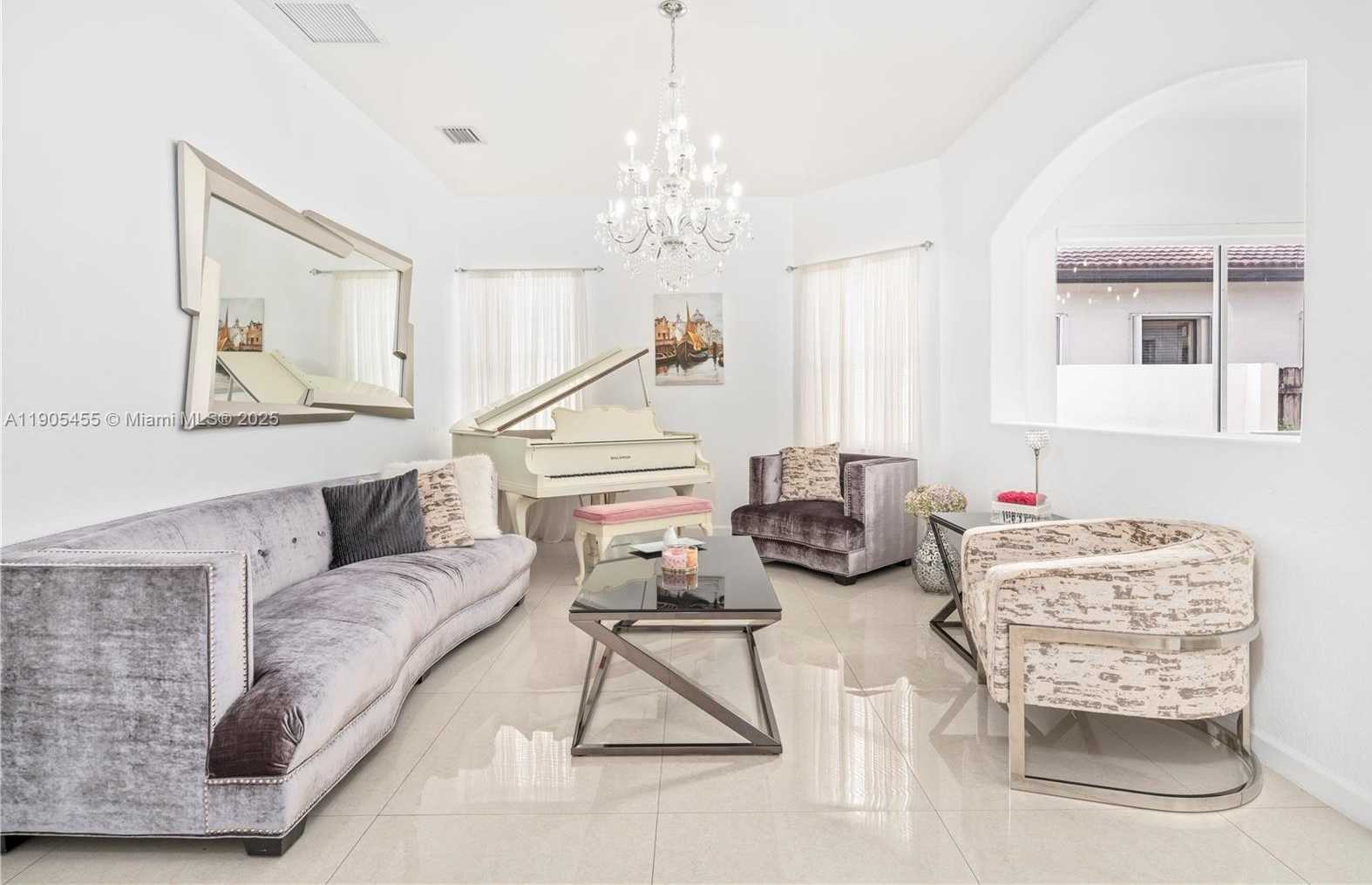 Small Image of 18000 NORTH WEST 90TH PL, Hialeah Number 7