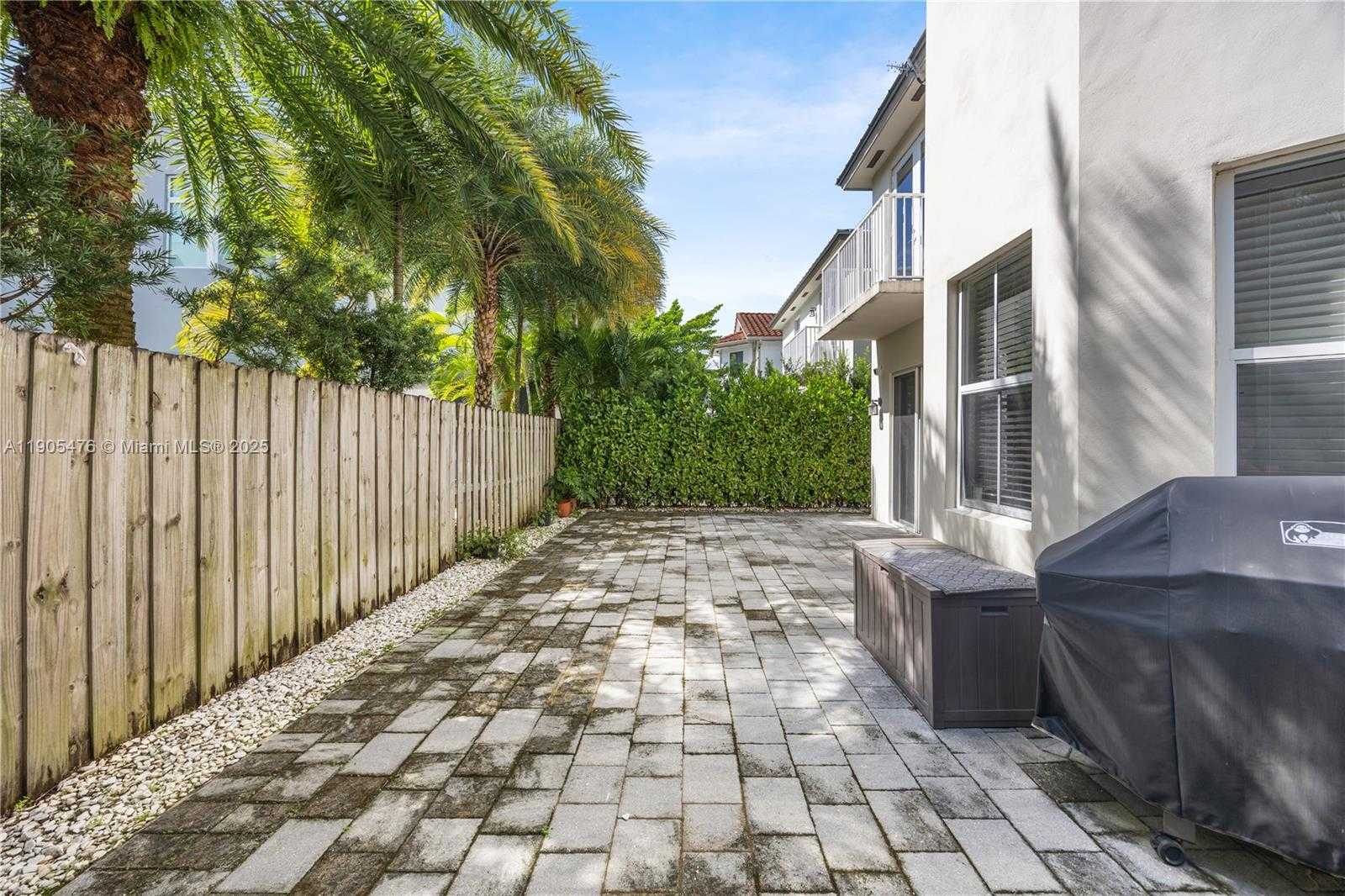 Small Image of 10470 NORTH WEST 69TH TER, Doral Number 10